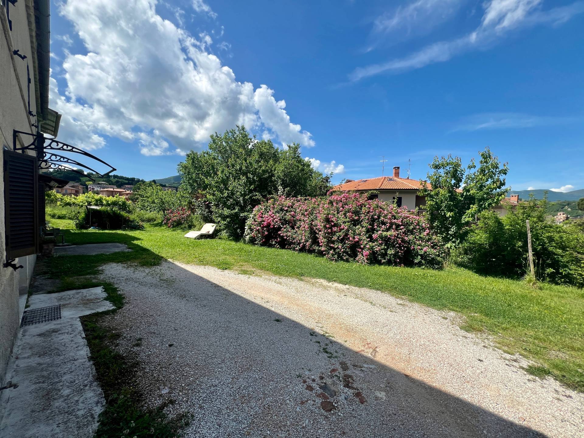 Villa in vendita a Fabriano, SEMI PERIFERIA
