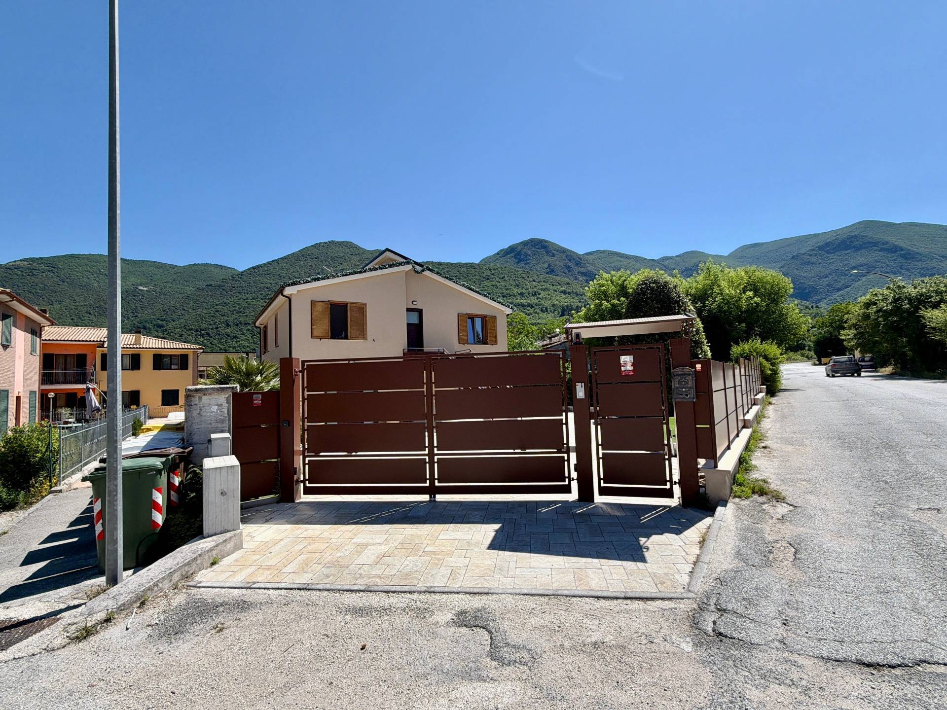 Villa in vendita a Fabriano, FRAZIONI