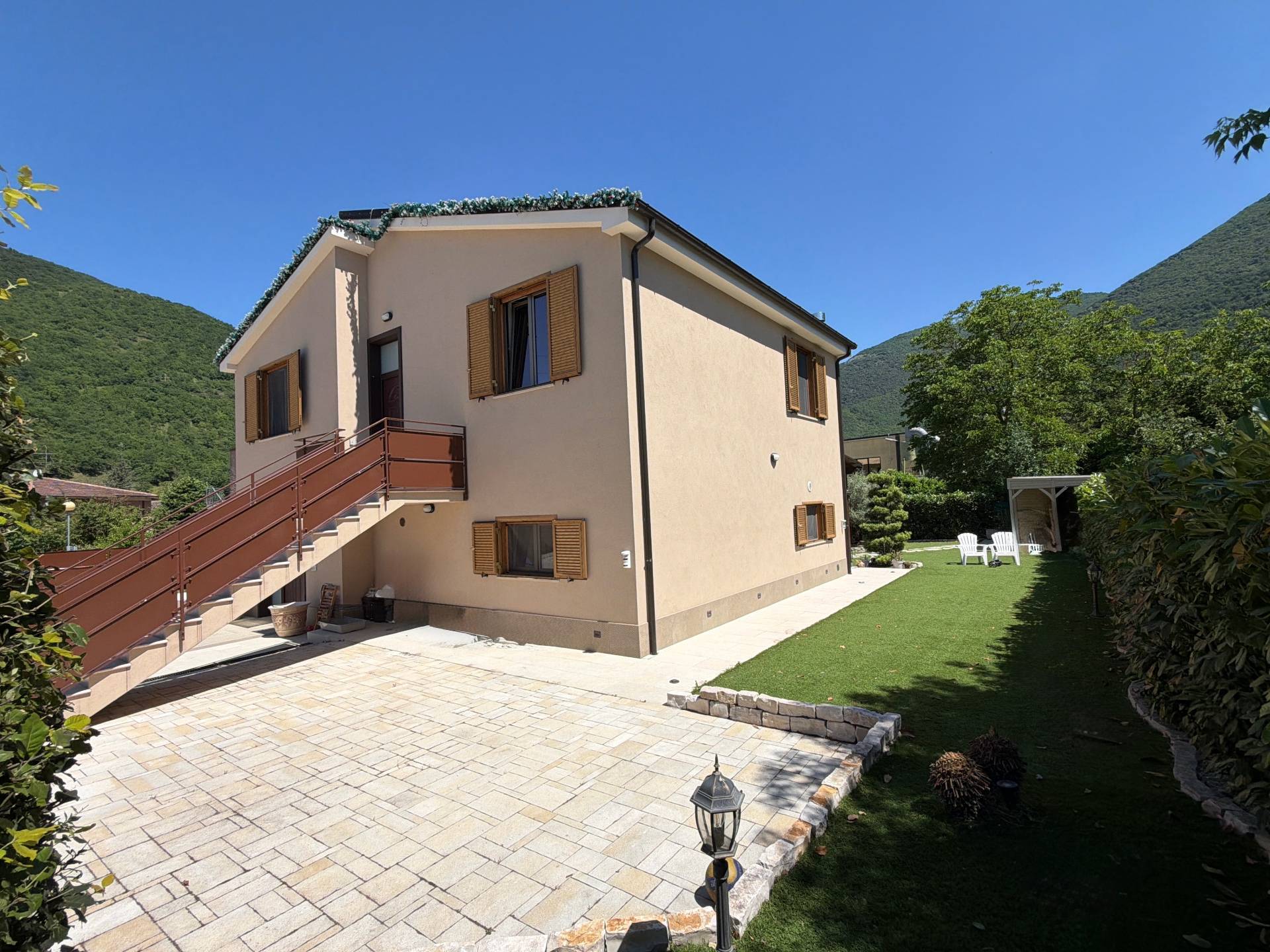 Villa in vendita a Fabriano, FRAZIONI