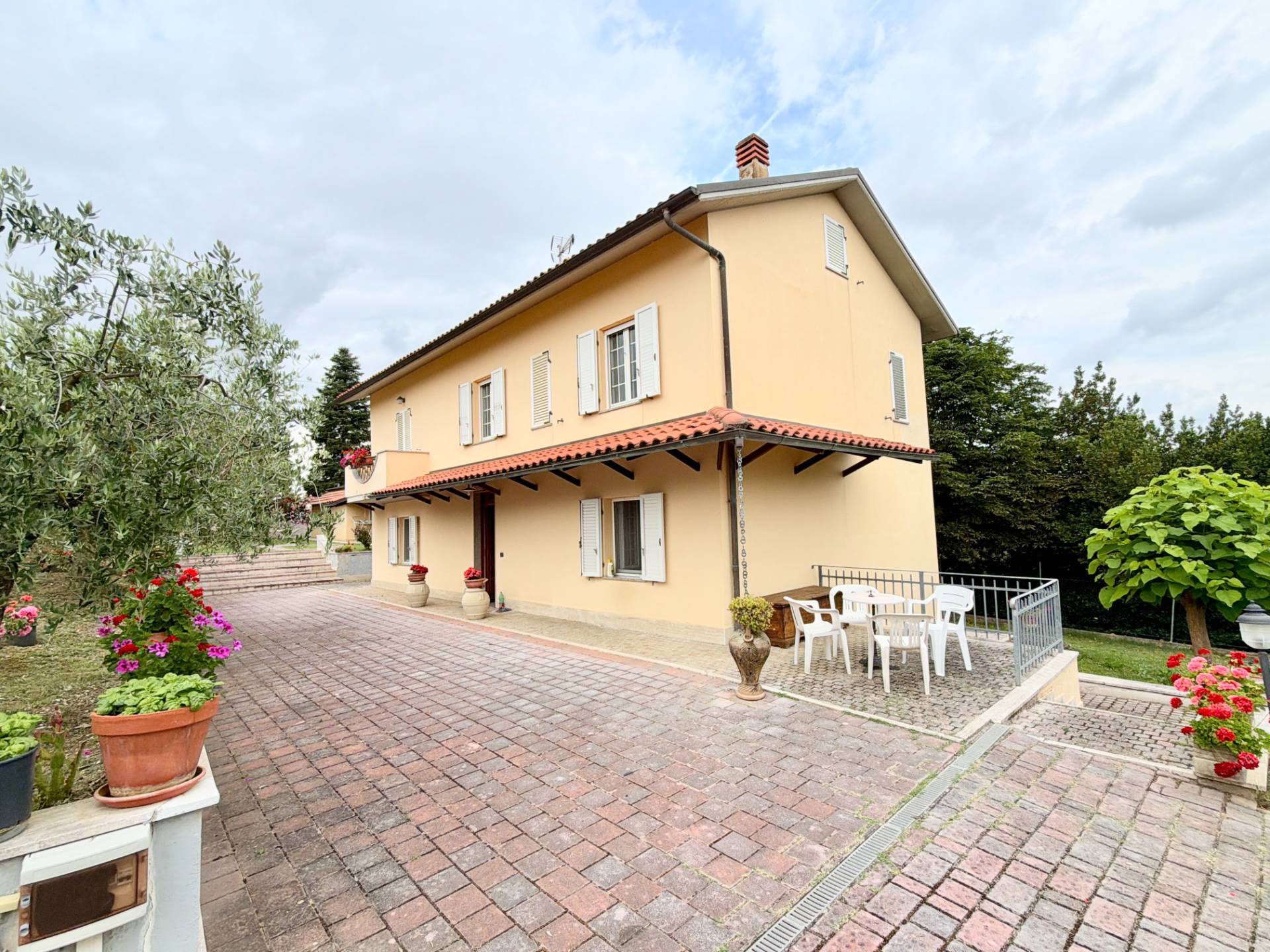 Villa in vendita a Jesi
