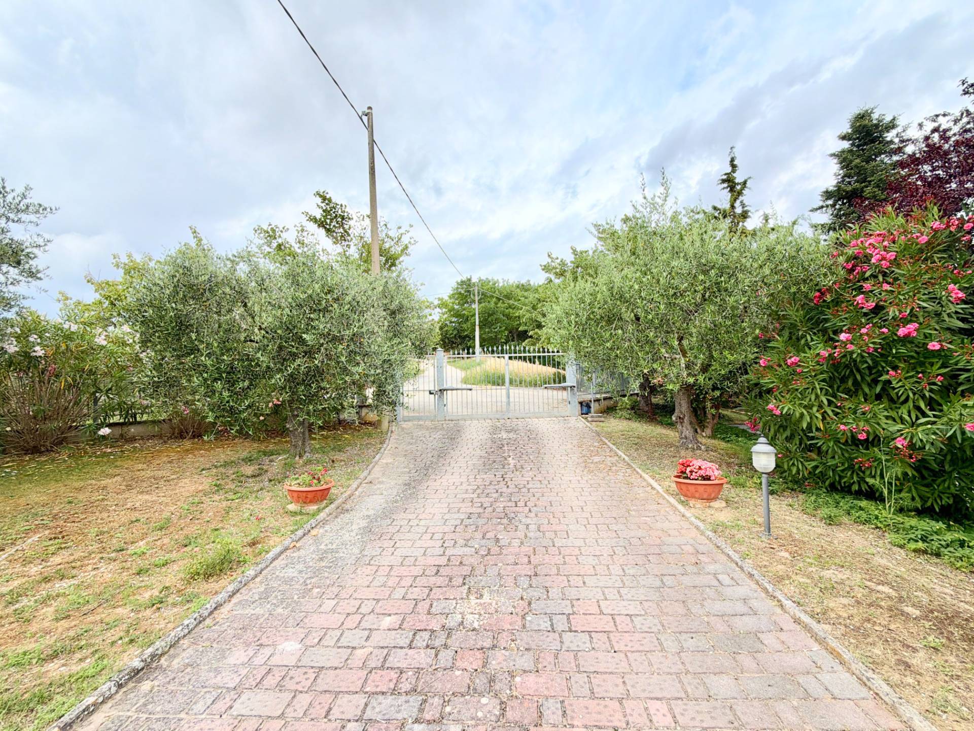 Villa in vendita a Jesi