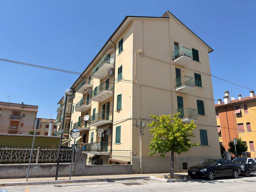 Appartamento in vendita a Fabriano, SEMI PERIFERIA