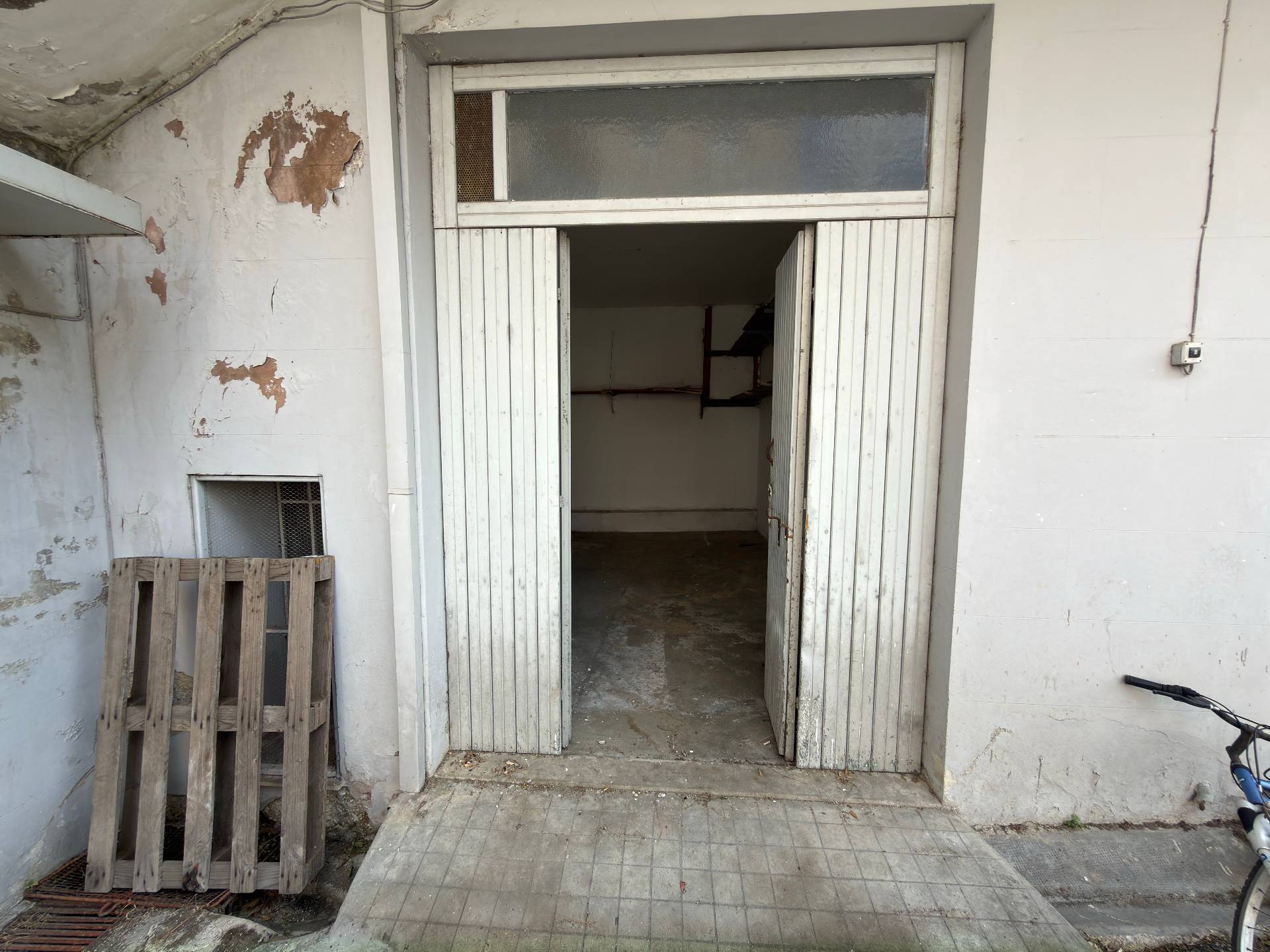 Box o garage in vendita a Jesi