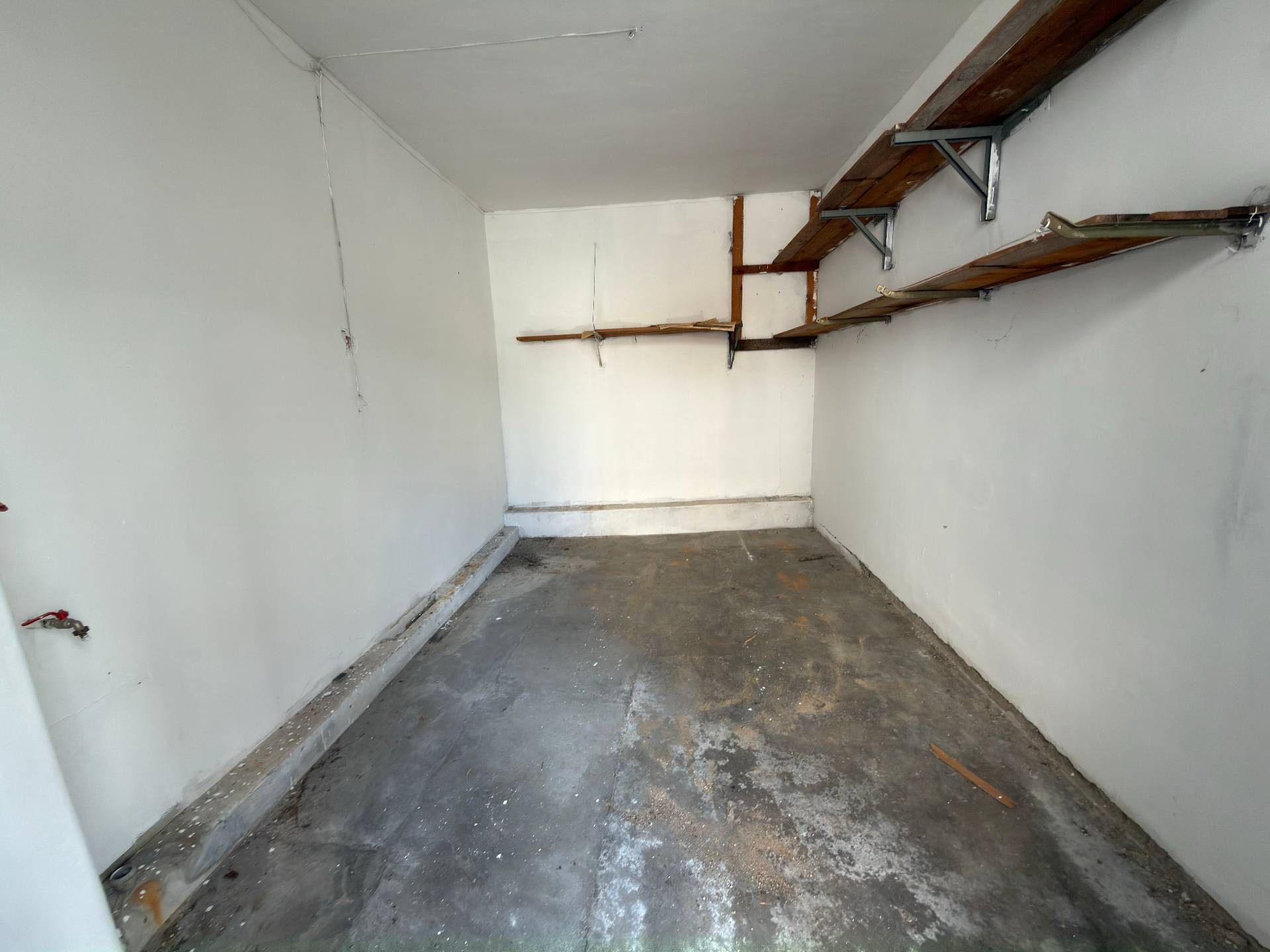 Box o garage in vendita a Jesi
