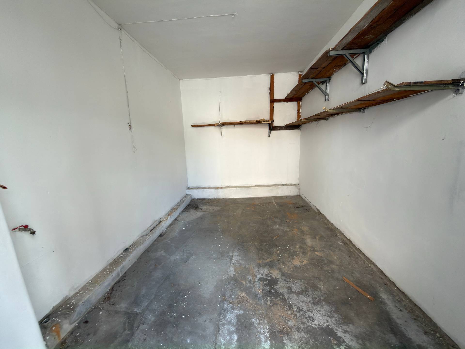 Box o garage in vendita a Jesi