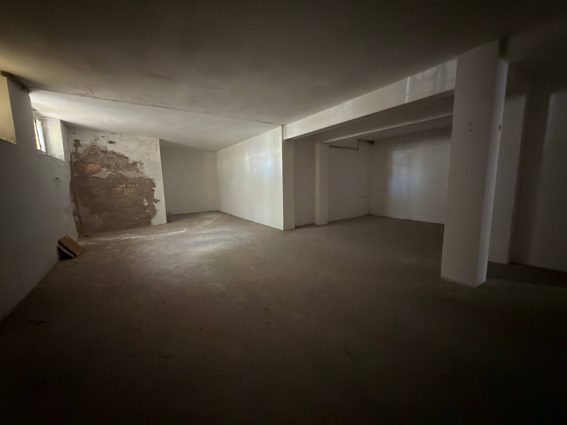 Magazzino in vendita a Jesi