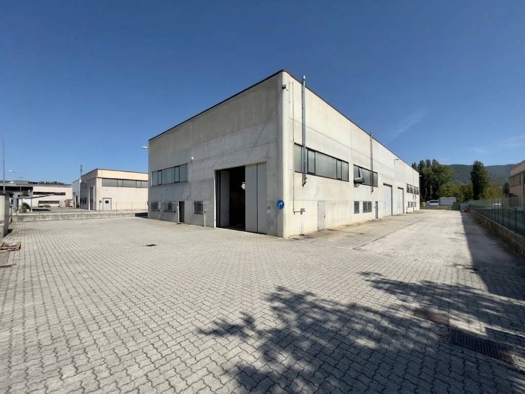 Capannone in vendita a Fabriano, PERIFERIA
