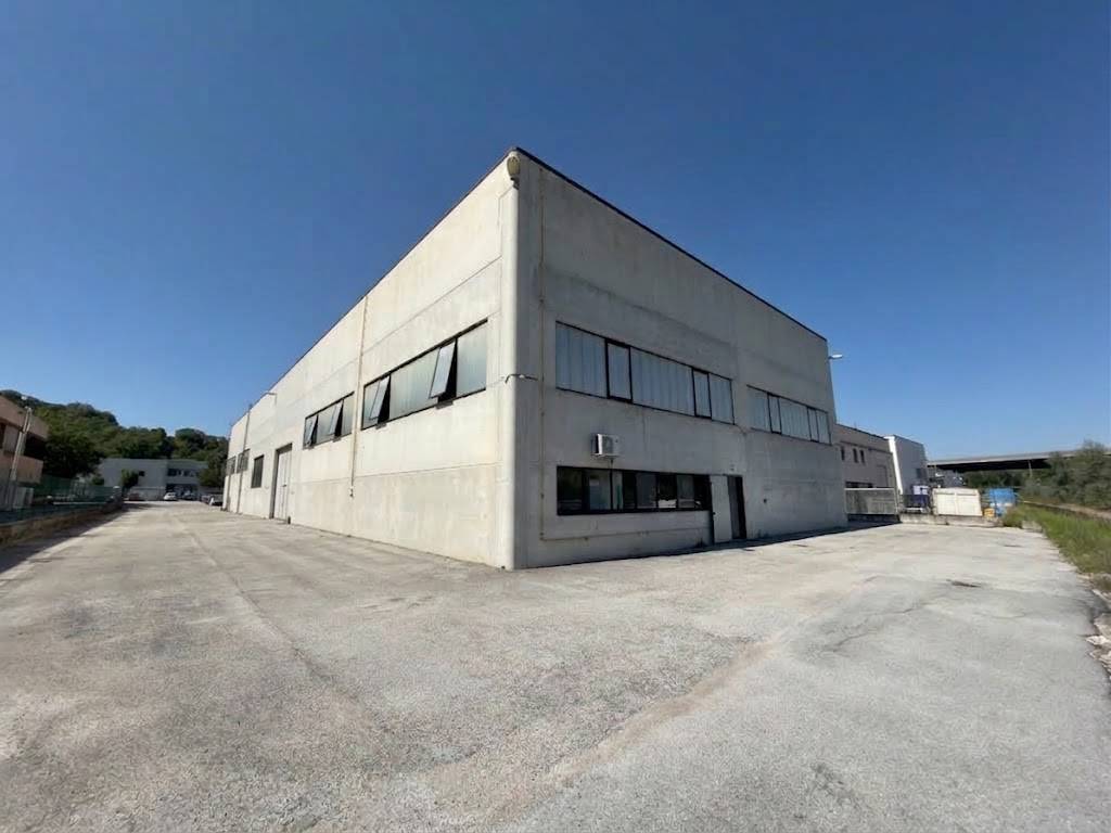 Capannone in vendita a Fabriano, PERIFERIA