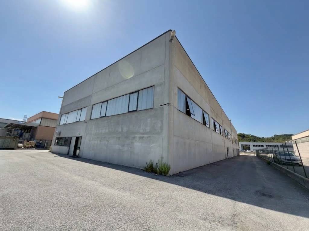 Capannone in vendita a Fabriano, PERIFERIA