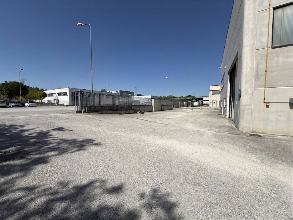 Capannone in vendita a Fabriano, PERIFERIA