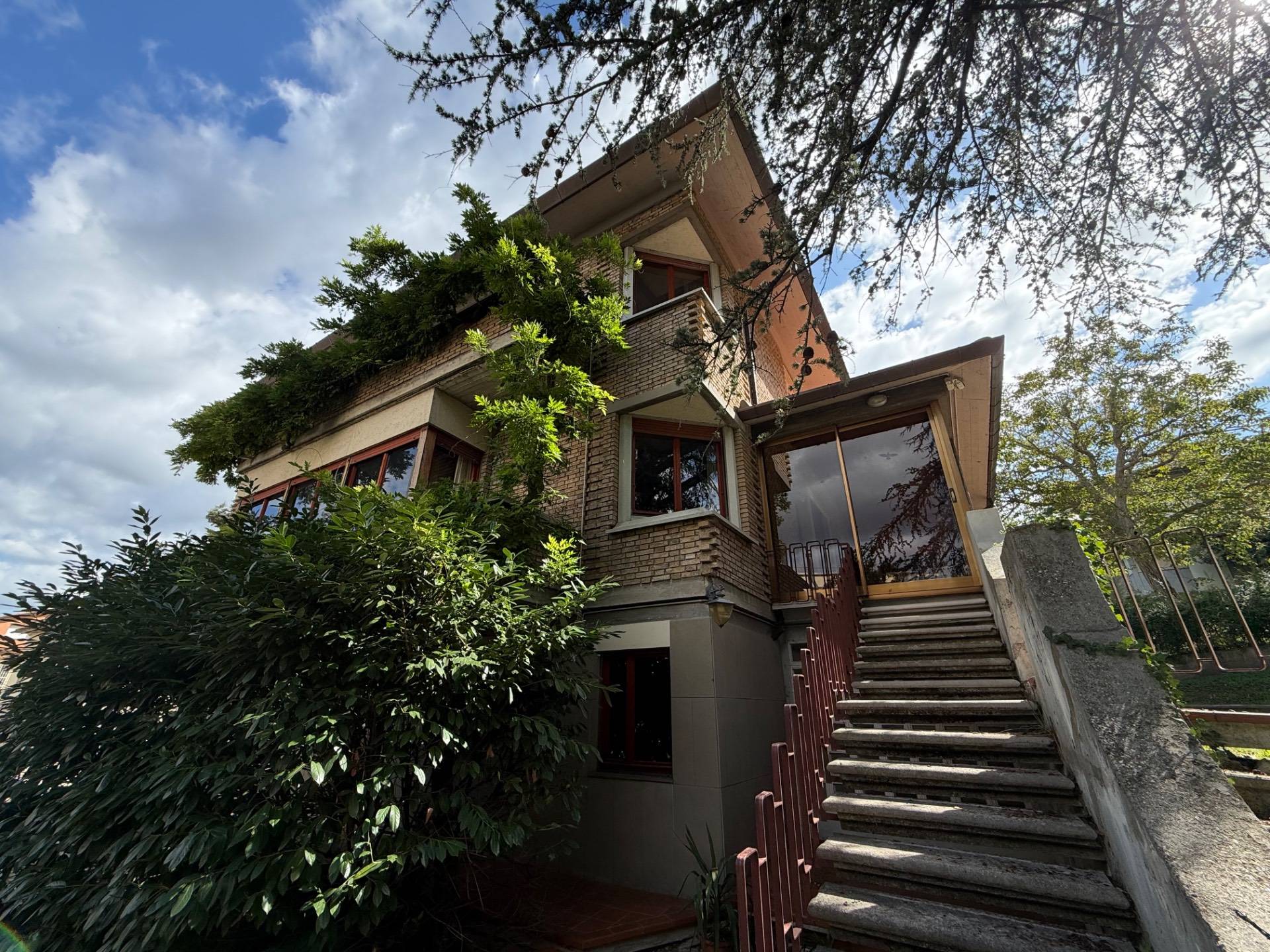 Villa in vendita a Fabriano, SEMI PERIFERIA
