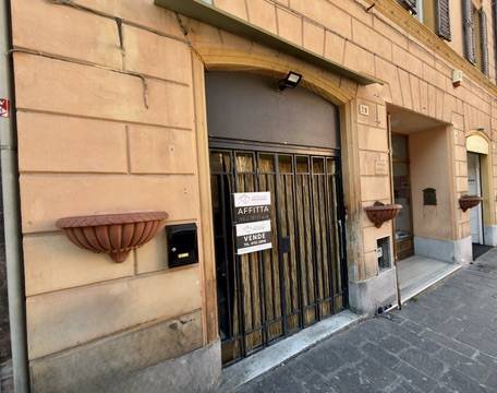 Locale commerciale in vendita a Fabriano, CENTRO STORICO