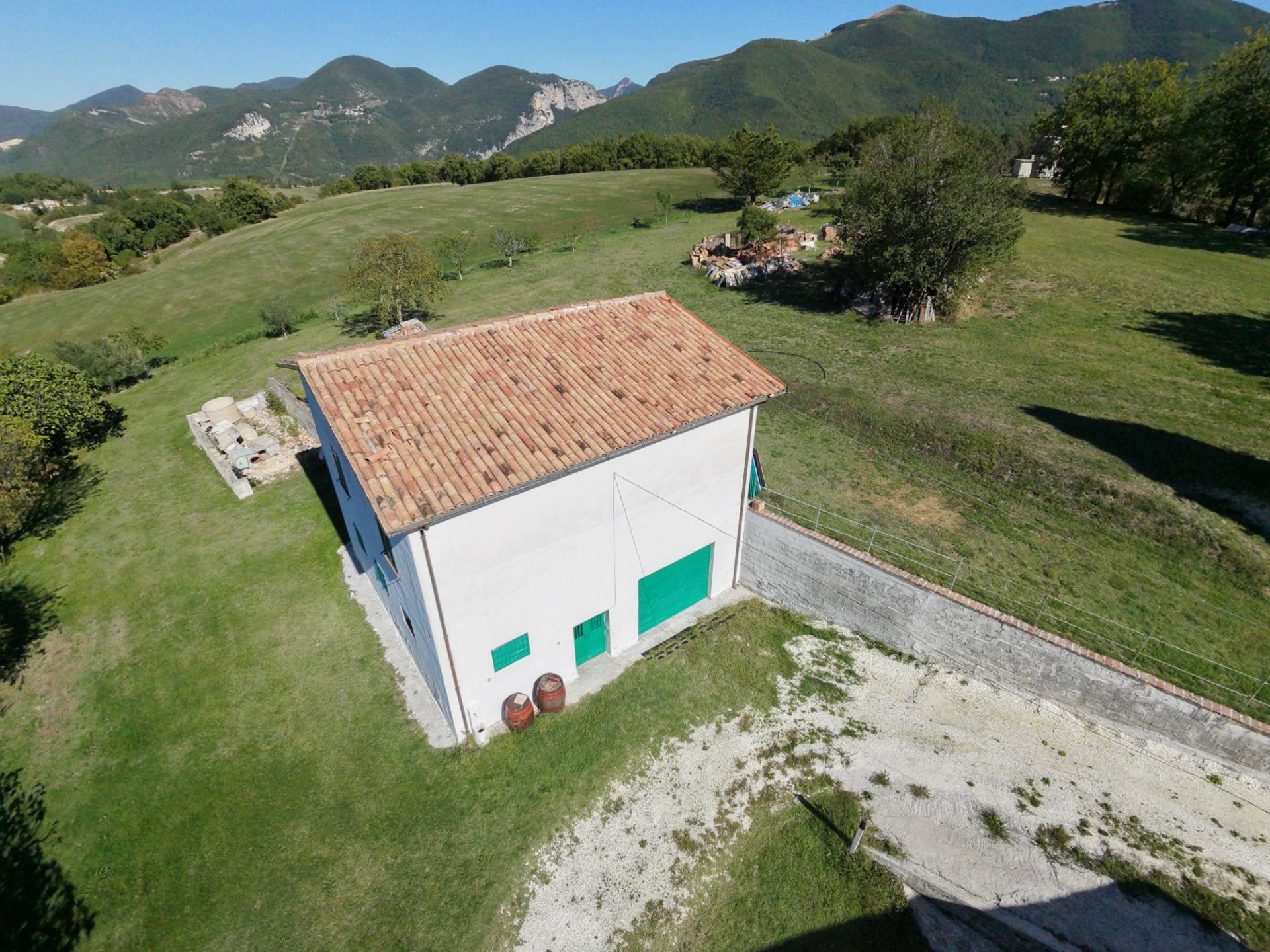 Casolare in vendita a Genga
