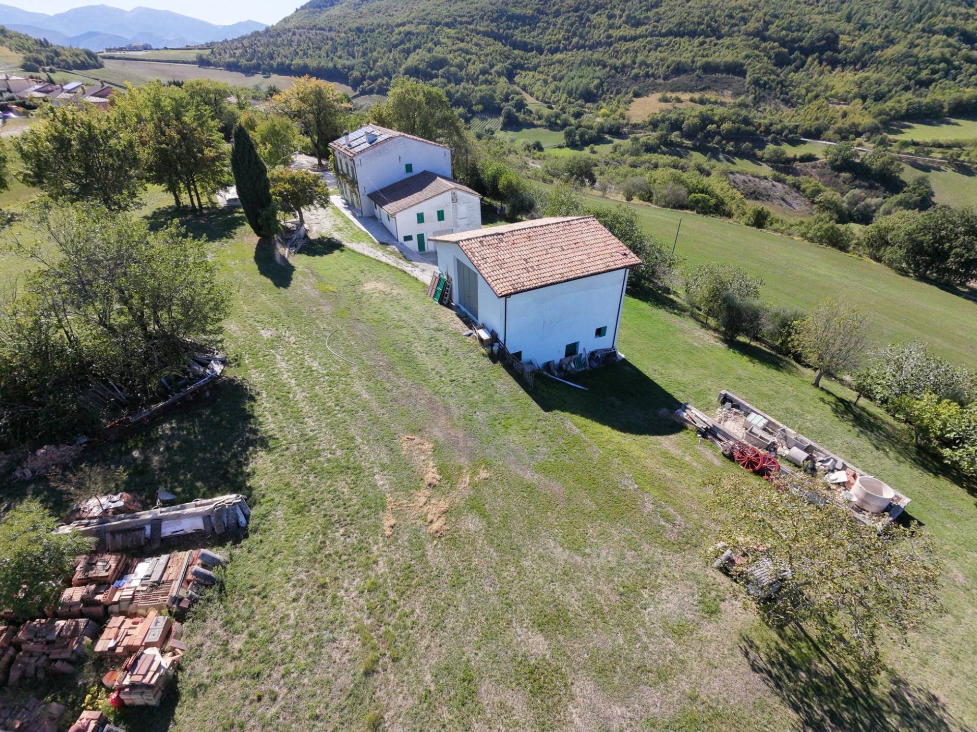 Casolare in vendita a Genga