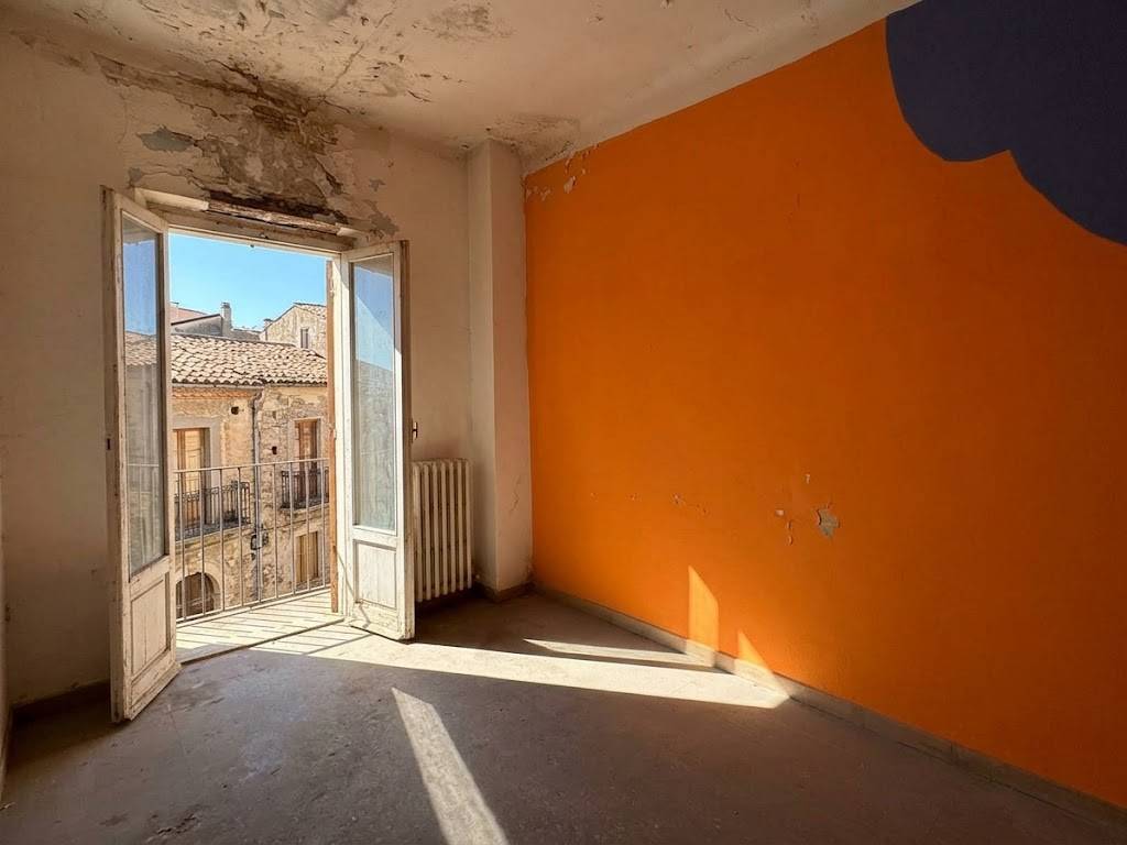 Palazzo in vendita a Jesi