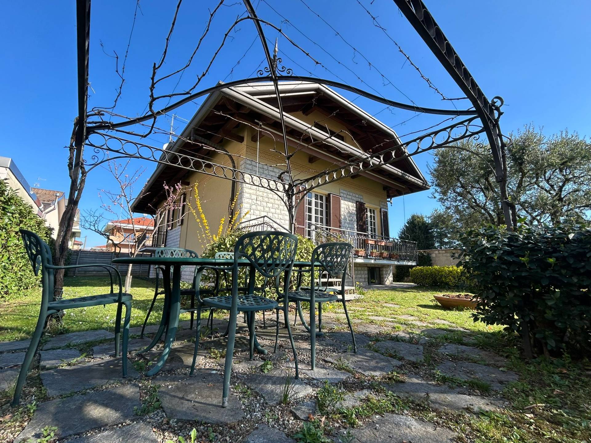 Villa in vendita a Solbiate Olona