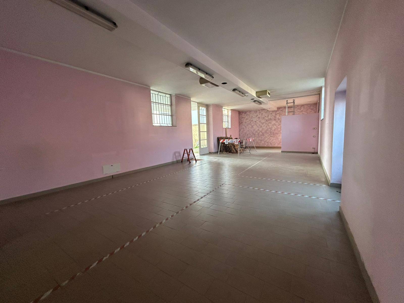 Capannone in affitto a Solbiate Olona