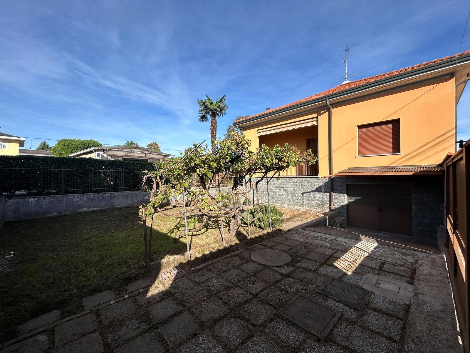 Villa in vendita a Solbiate Olona