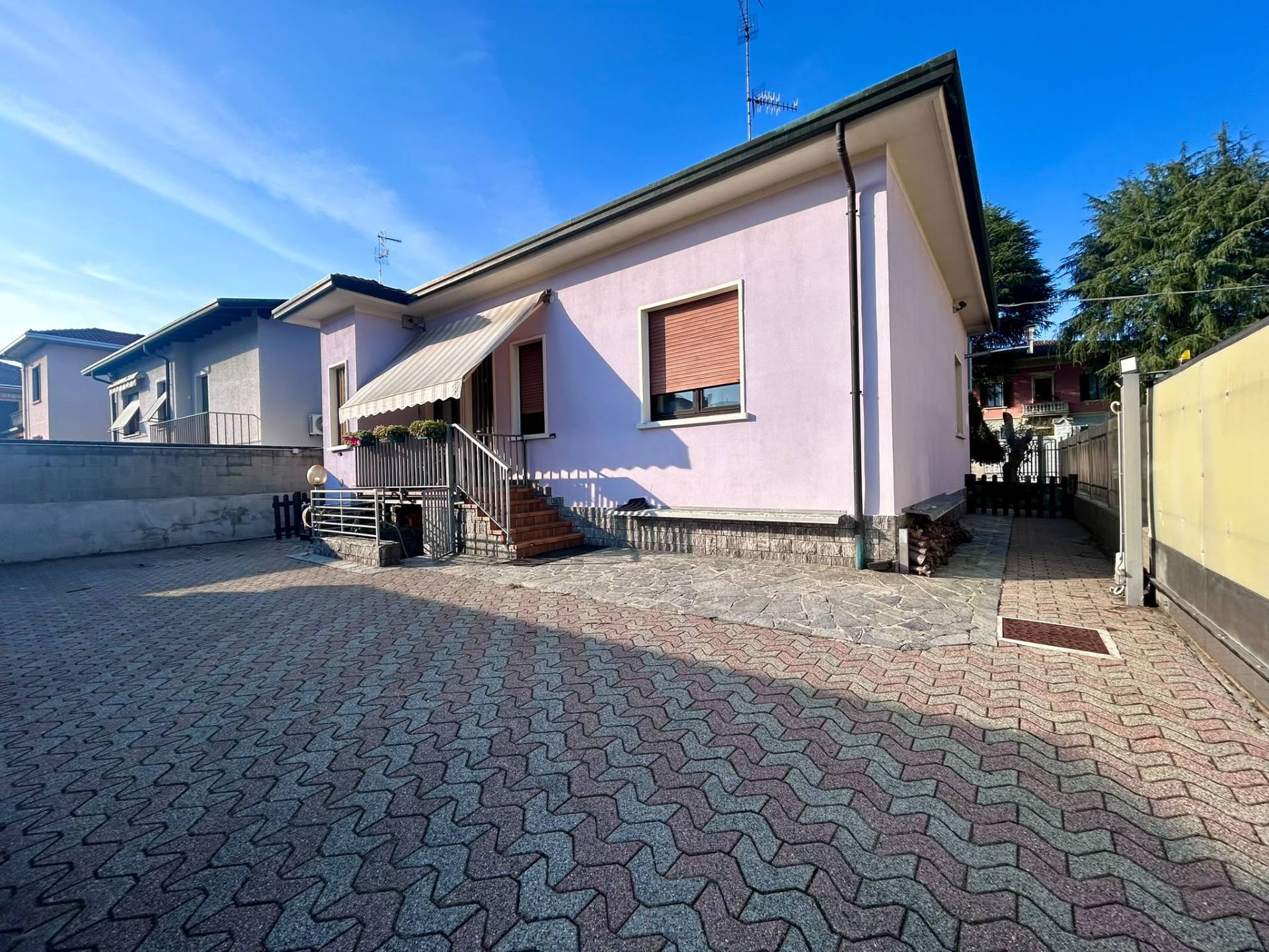 Villa in vendita a Solbiate Olona