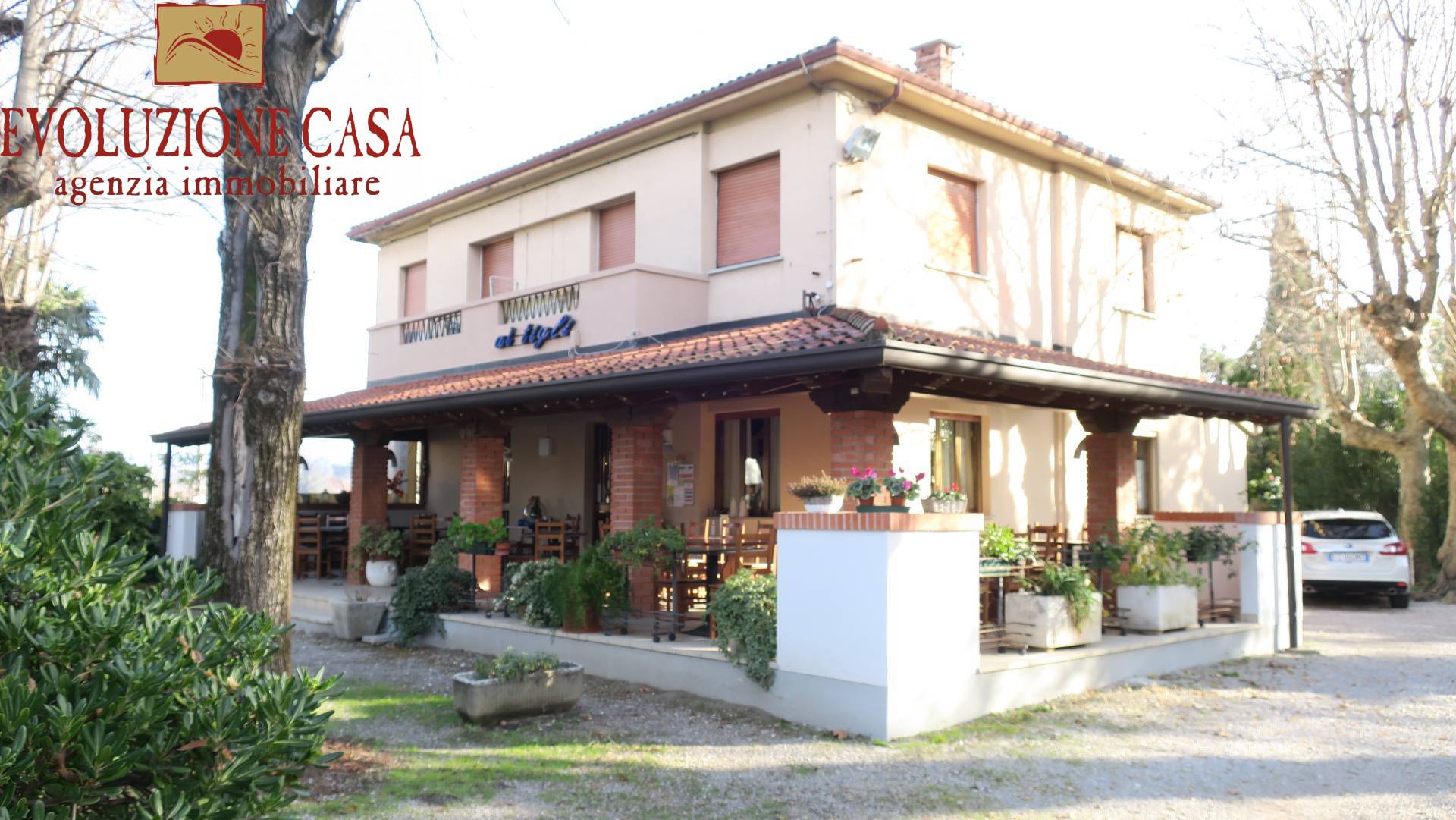 Attivit commerciale in vendita a Staranzano