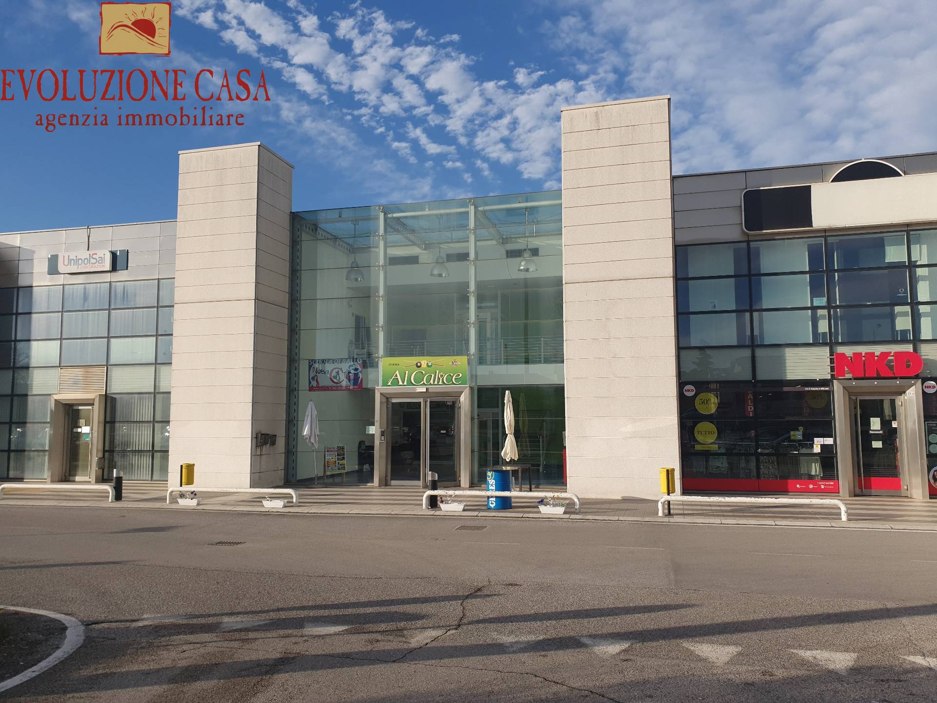 Locale commerciale in vendita a Gradisca d'Isonzo