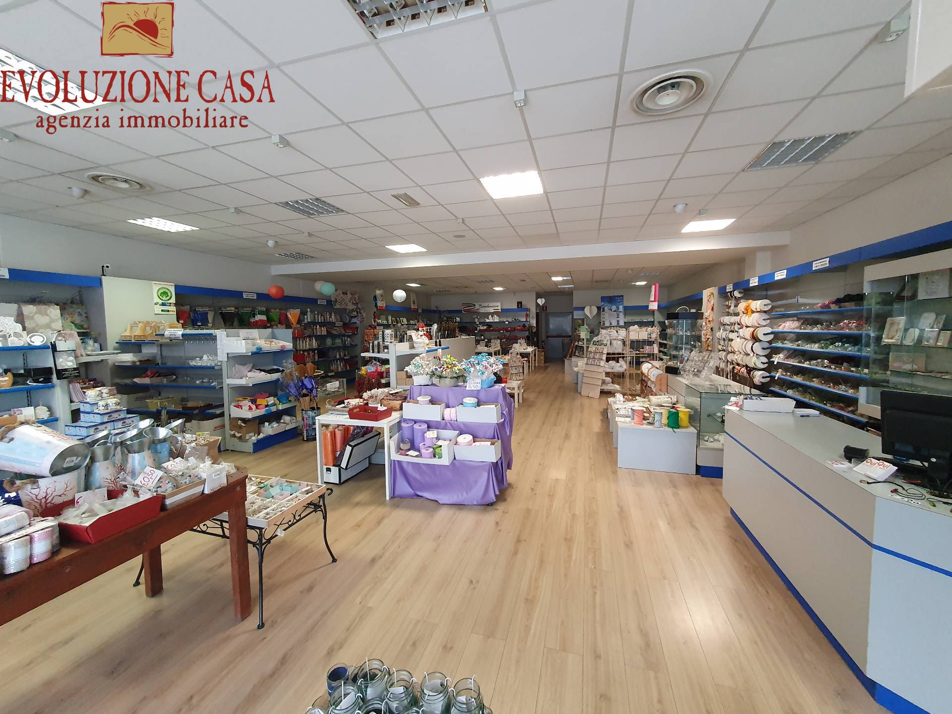 Locale commerciale in vendita a Fiumicello Villa Vicentina