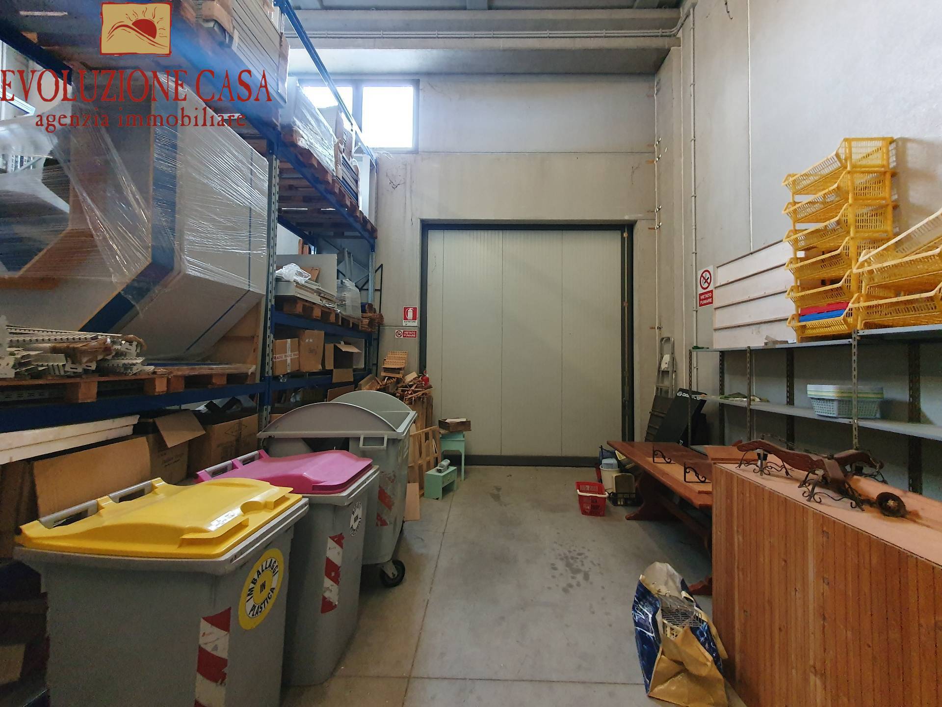 Locale commerciale in vendita a Fiumicello Villa Vicentina