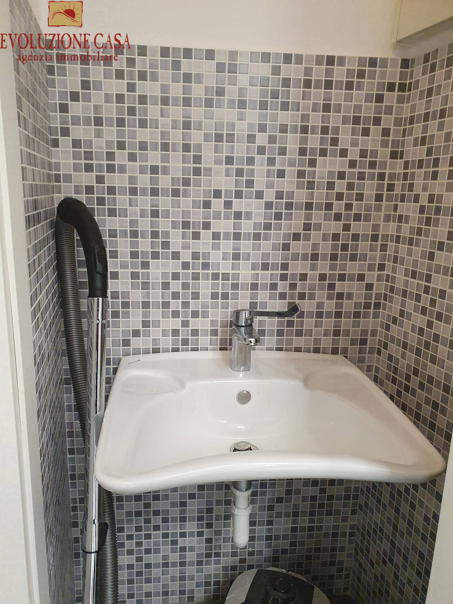 Locale commerciale in vendita a Monfalcone, Centro