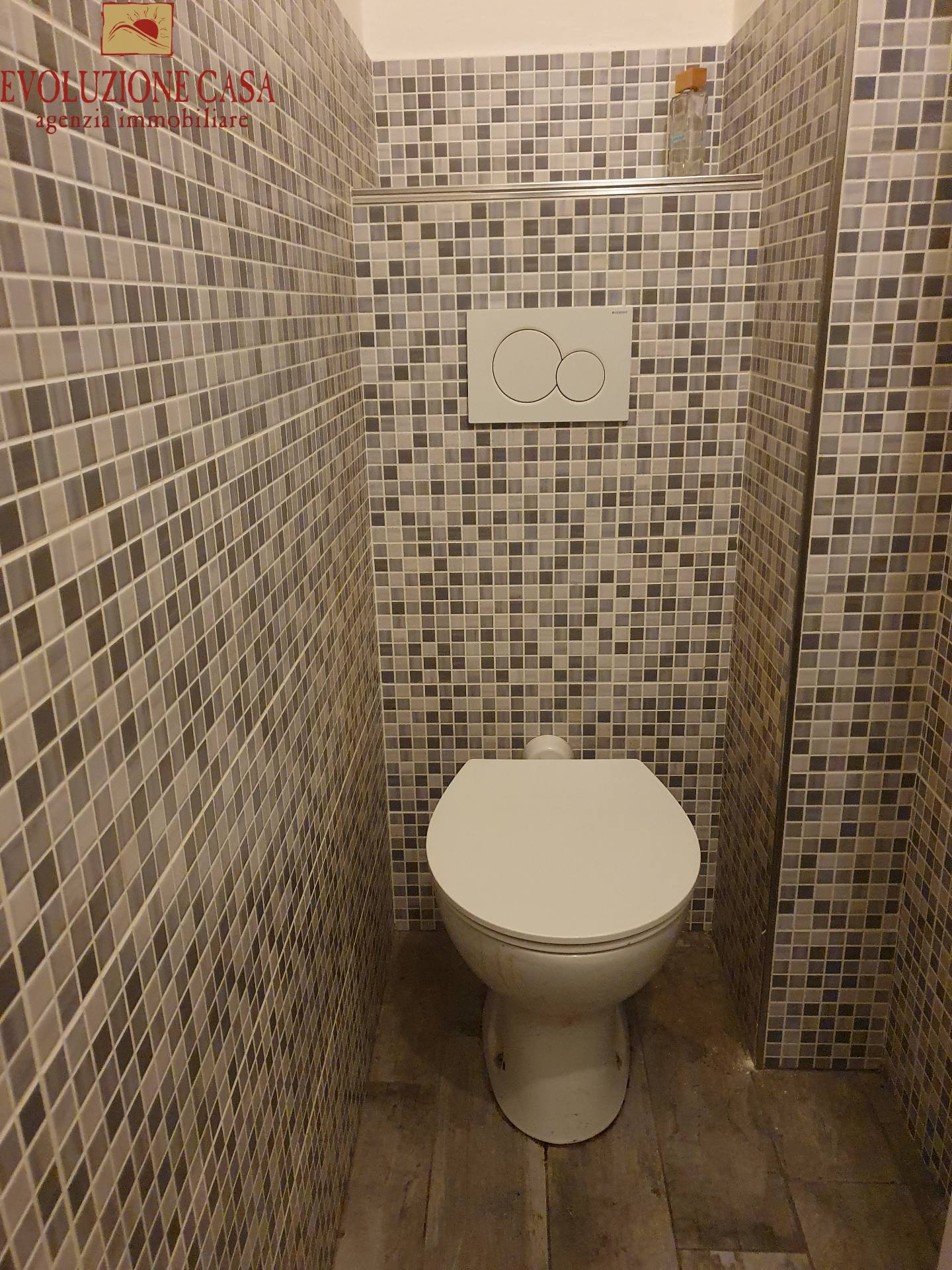 Locale commerciale in vendita a Monfalcone, Centro