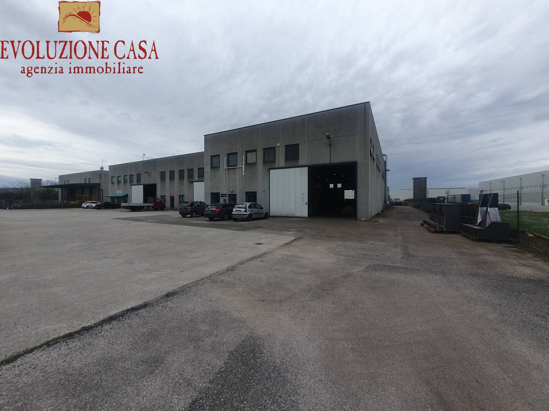 Capannone in vendita a Romans d'Isonzo