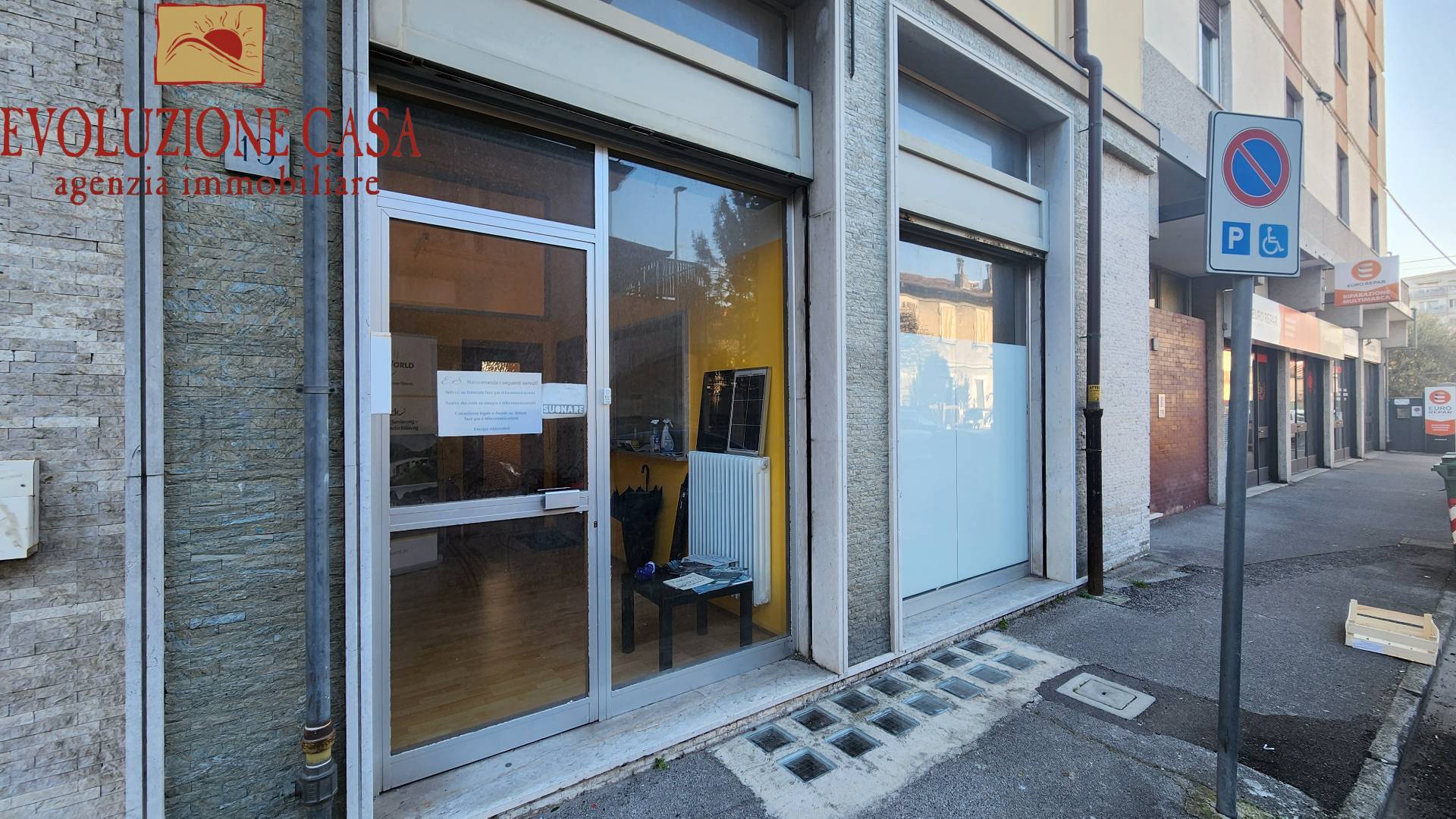 Locale commerciale in vendita a Monfalcone, Centro