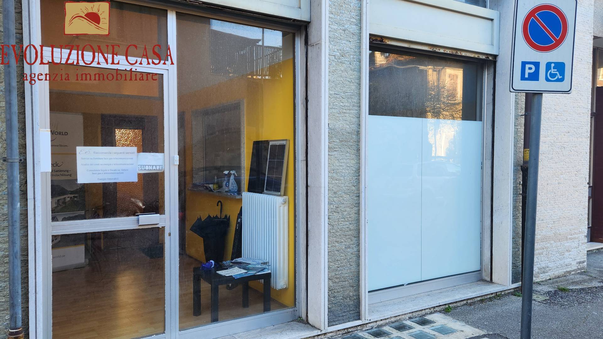 Locale commerciale in vendita a Monfalcone, Centro