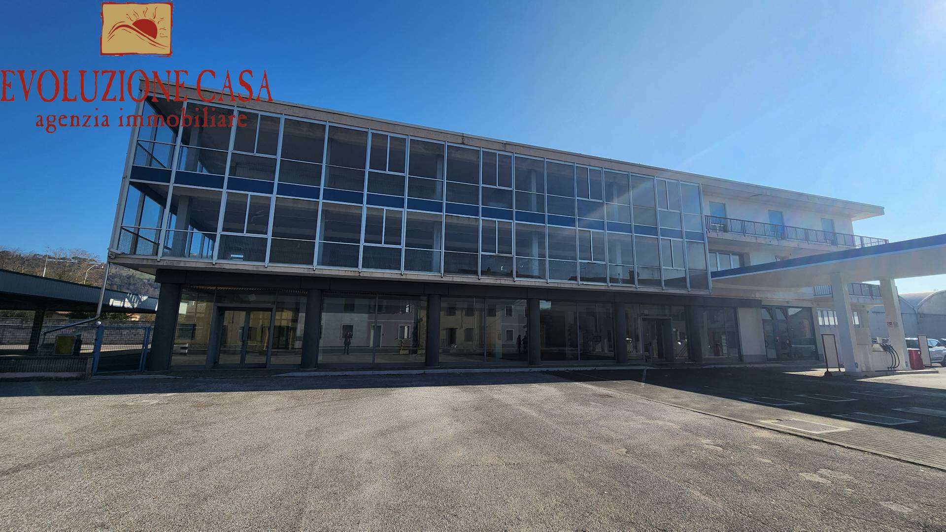 Locale commerciale in vendita a Cormons