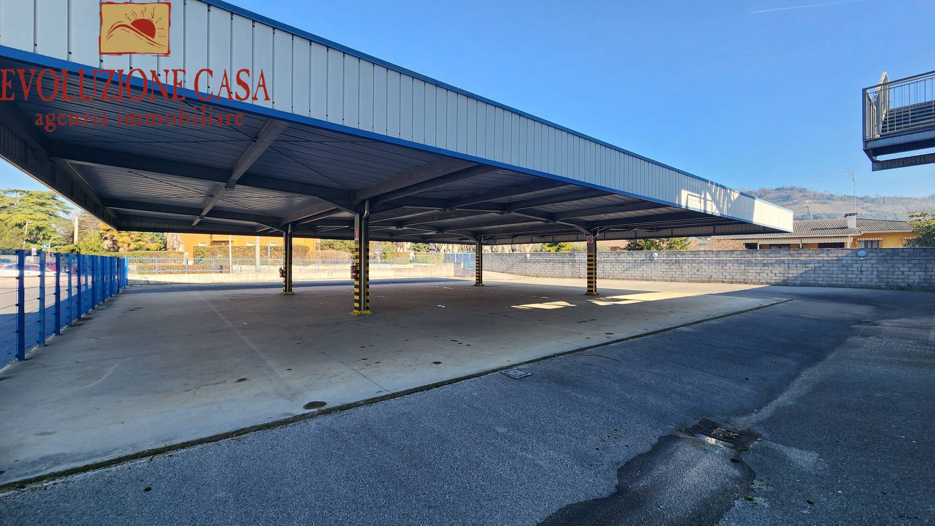 Locale commerciale in vendita a Cormons