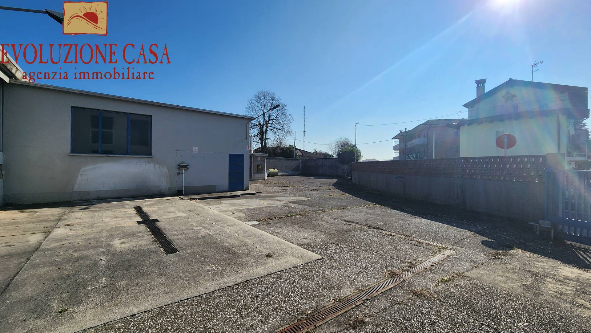 Locale commerciale in vendita a Cormons