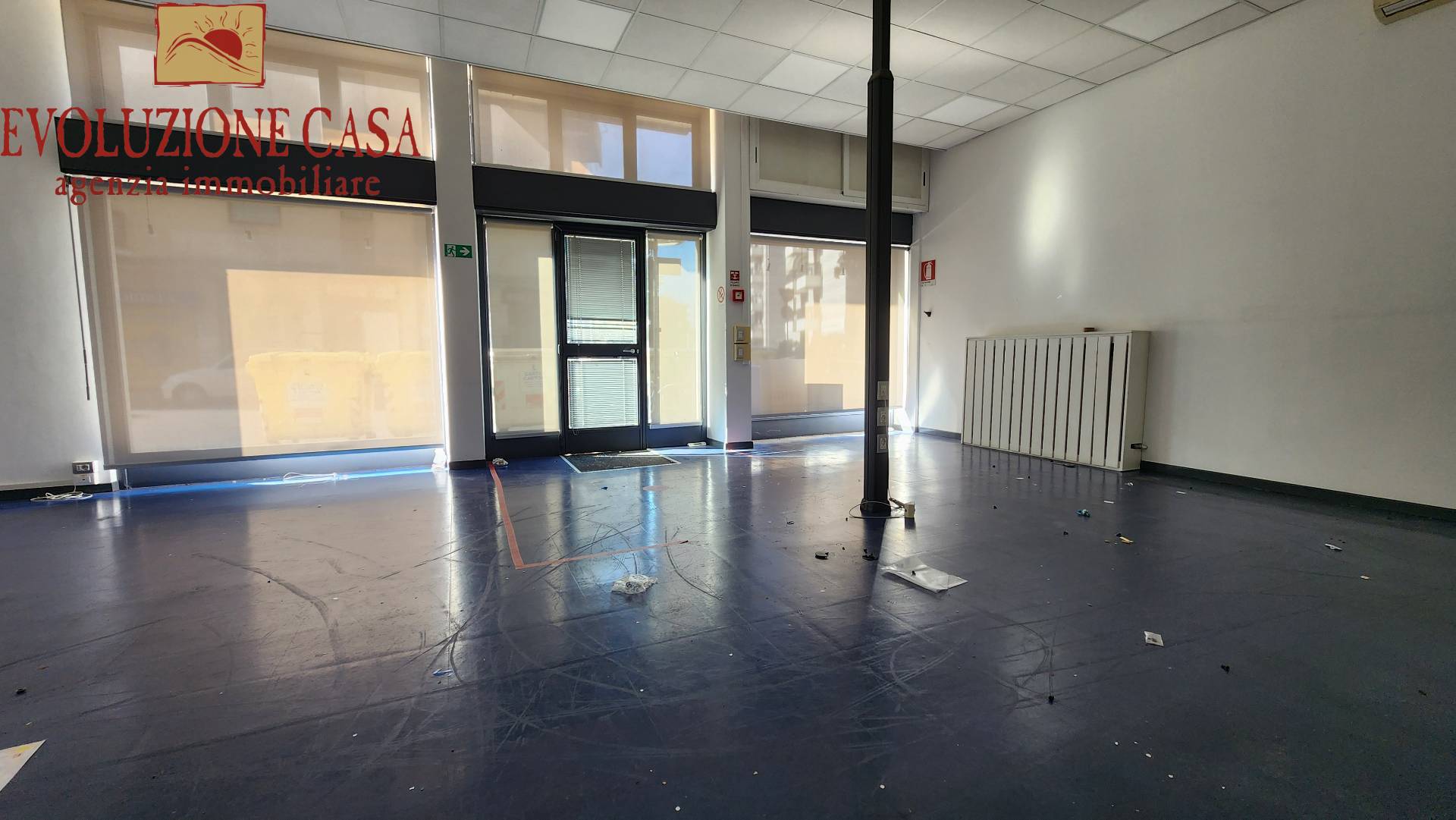 Locale commerciale in vendita a Monfalcone, Centro