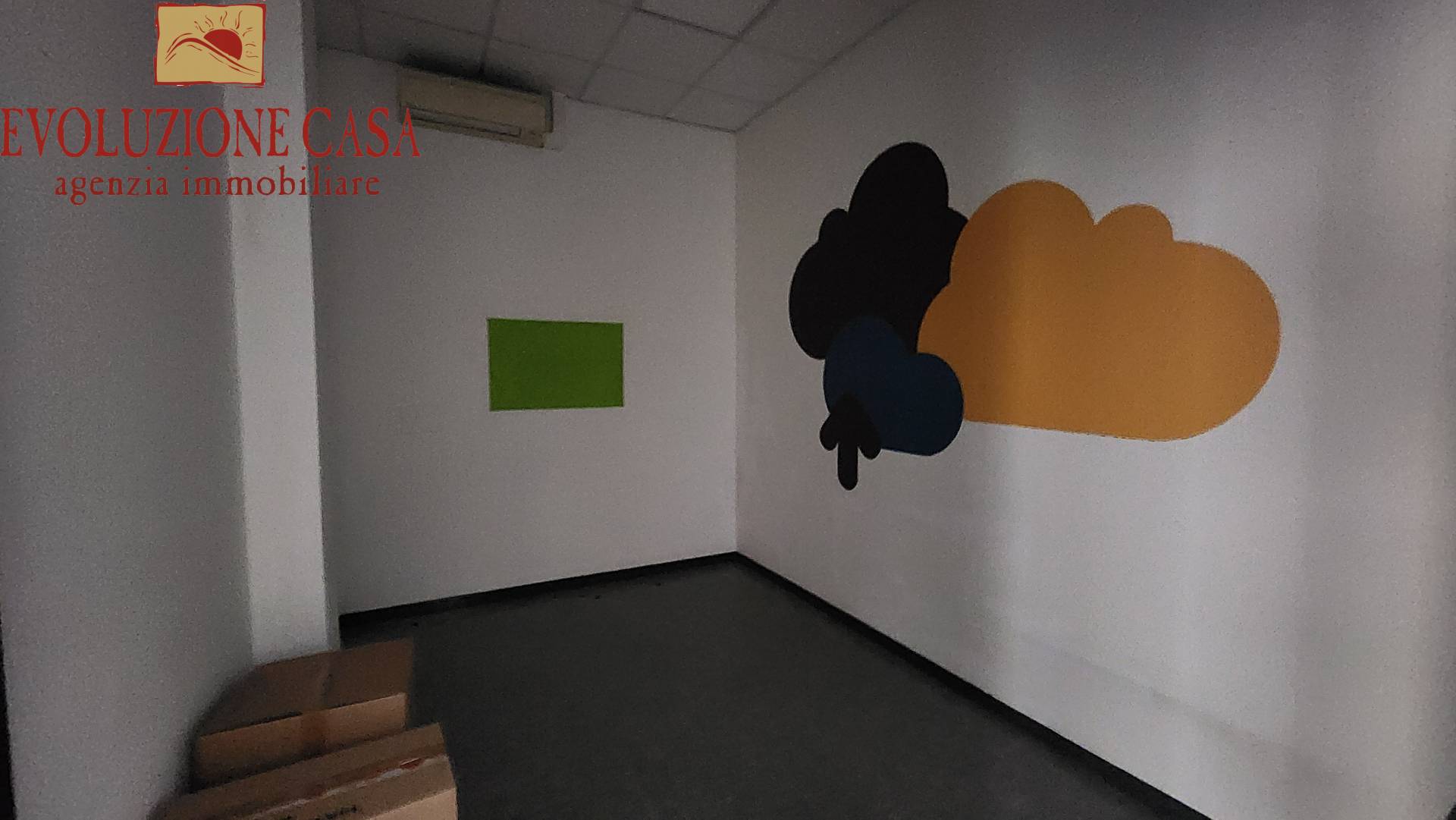 Locale commerciale in vendita a Monfalcone, Centro