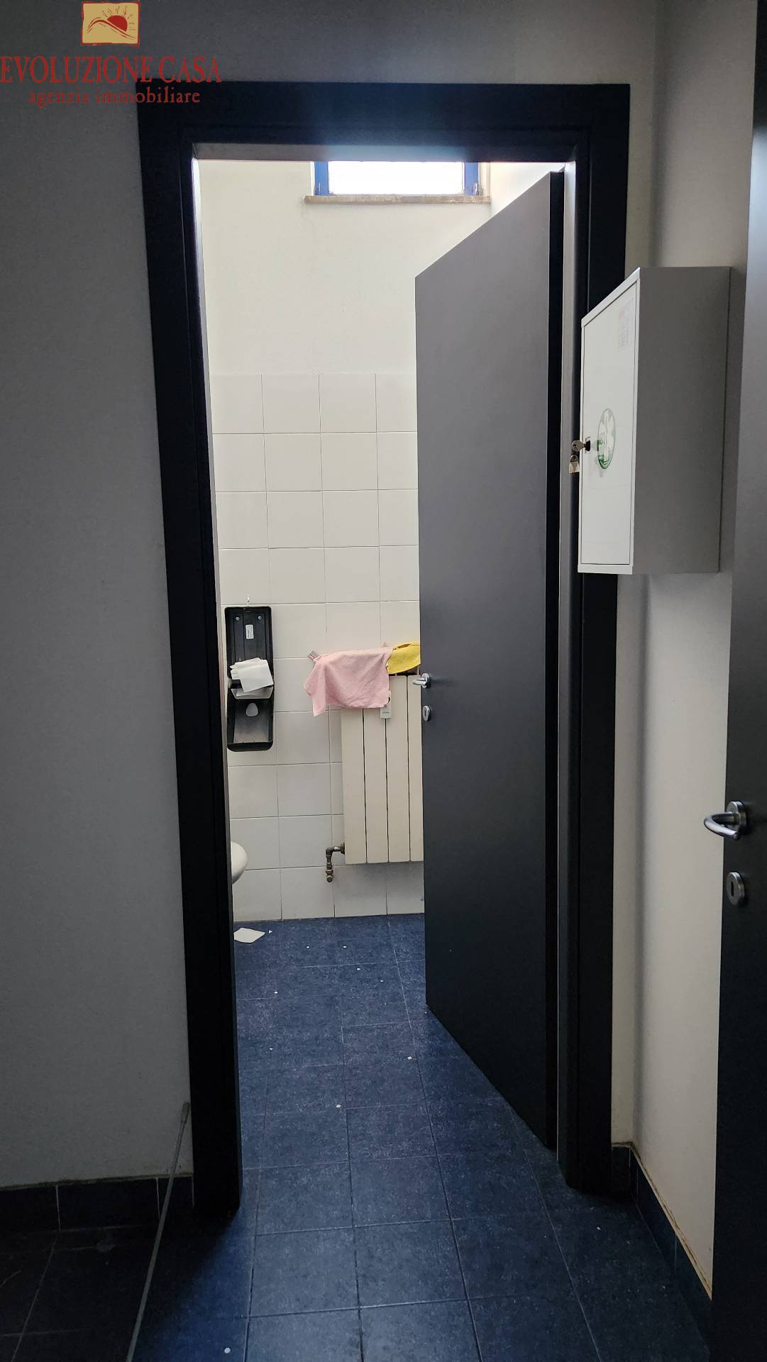 Locale commerciale in vendita a Monfalcone, Centro