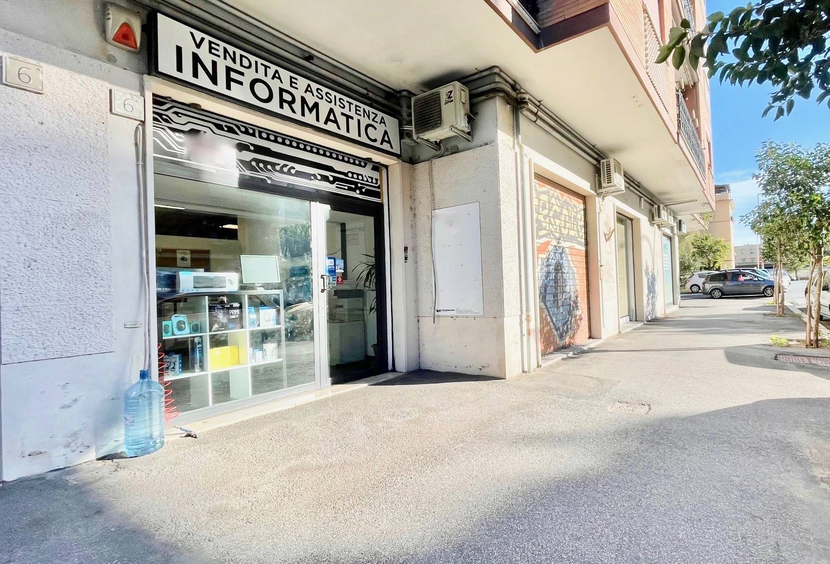 Locale commerciale in affitto a Roma