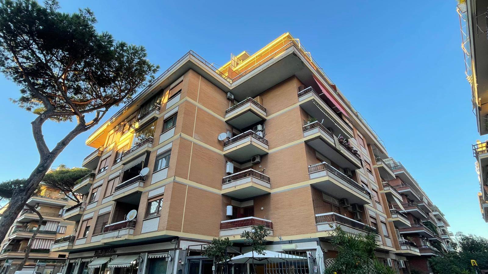 MAGAZZINO in vendita a Roma, OSTIA LEVANTE