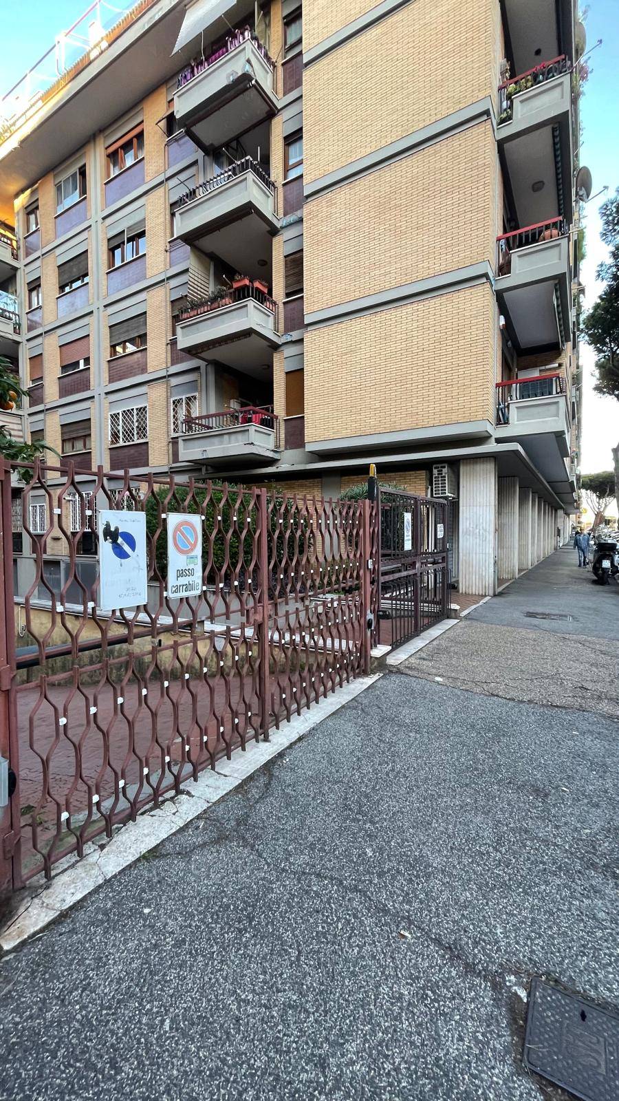 MAGAZZINO in vendita a Roma, OSTIA LEVANTE