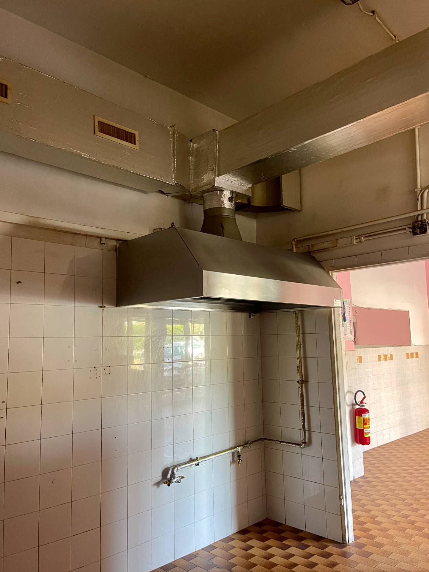 LOCALE COMMERCIALE in vendita a Roma