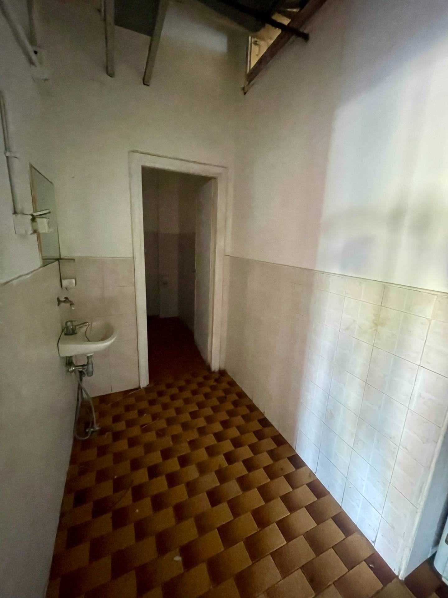 LOCALE COMMERCIALE in vendita a Roma