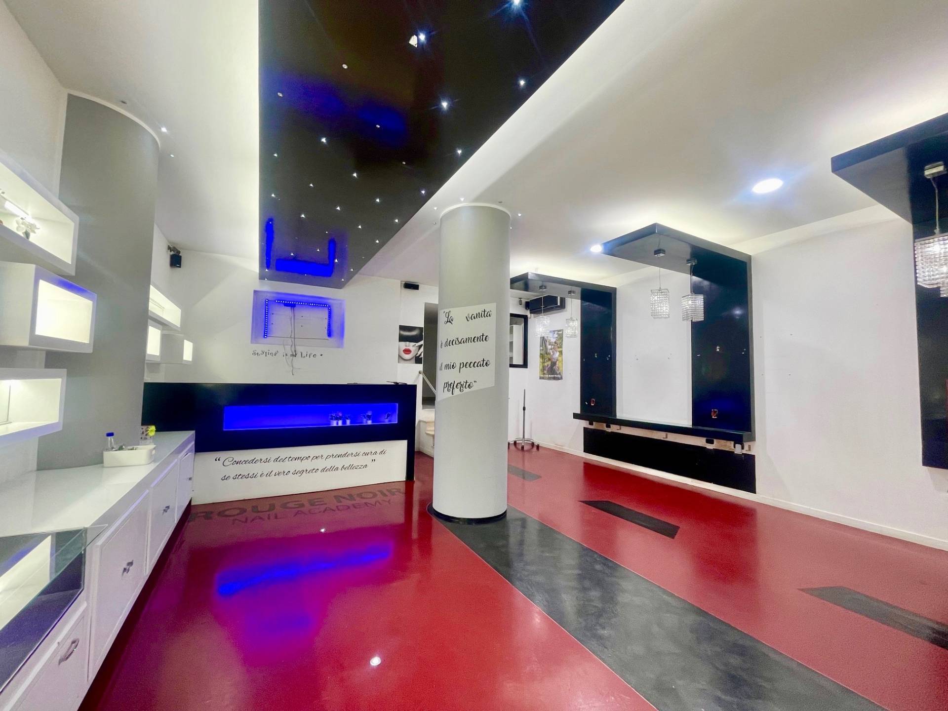 LOCALE COMMERCIALE in affitto a Roma, Ostia