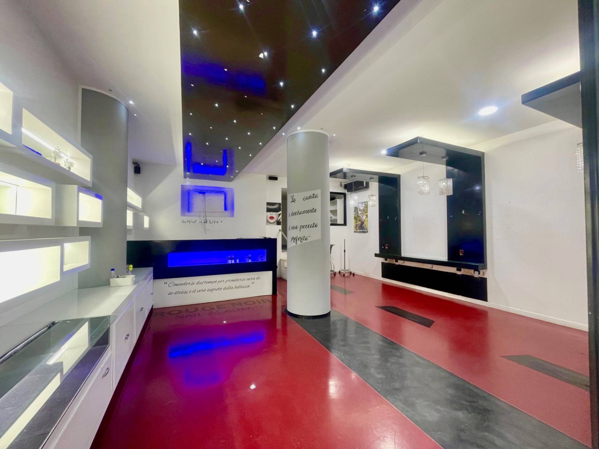 LOCALE COMMERCIALE in affitto a Roma, Ostia