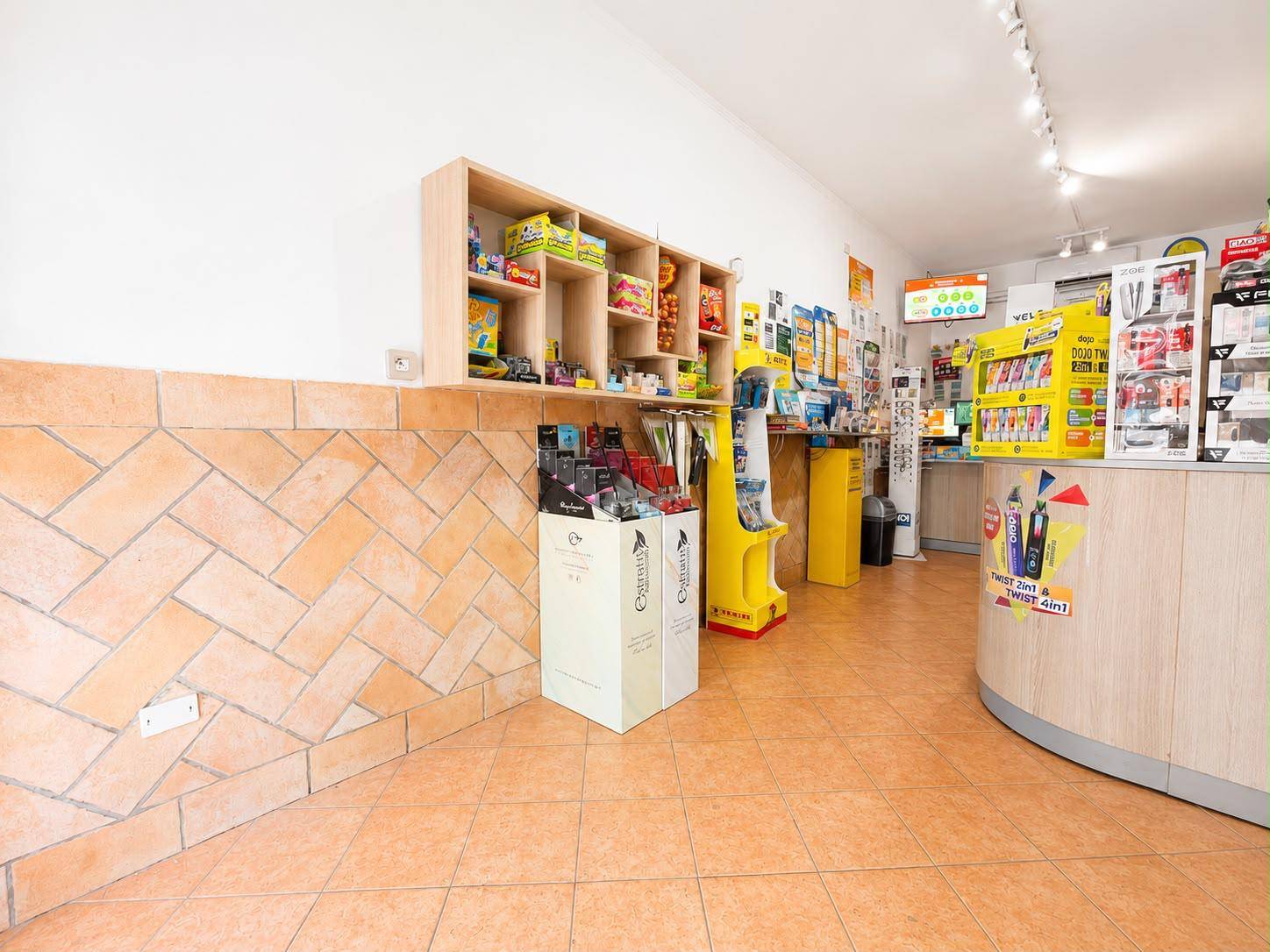 ATTIVITA\' COMMERCIALE in vendita a Roma, Ostia