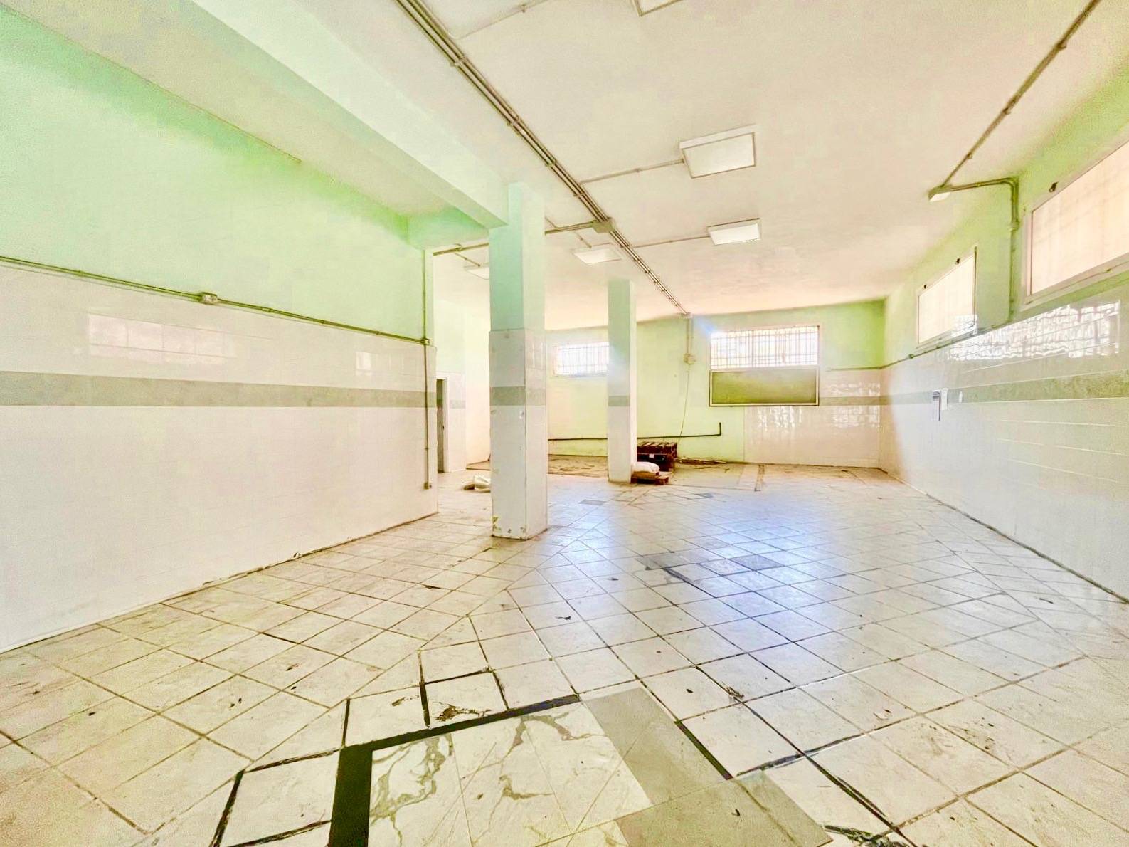 LOCALE COMMERCIALE in affitto a Roma, Ostia