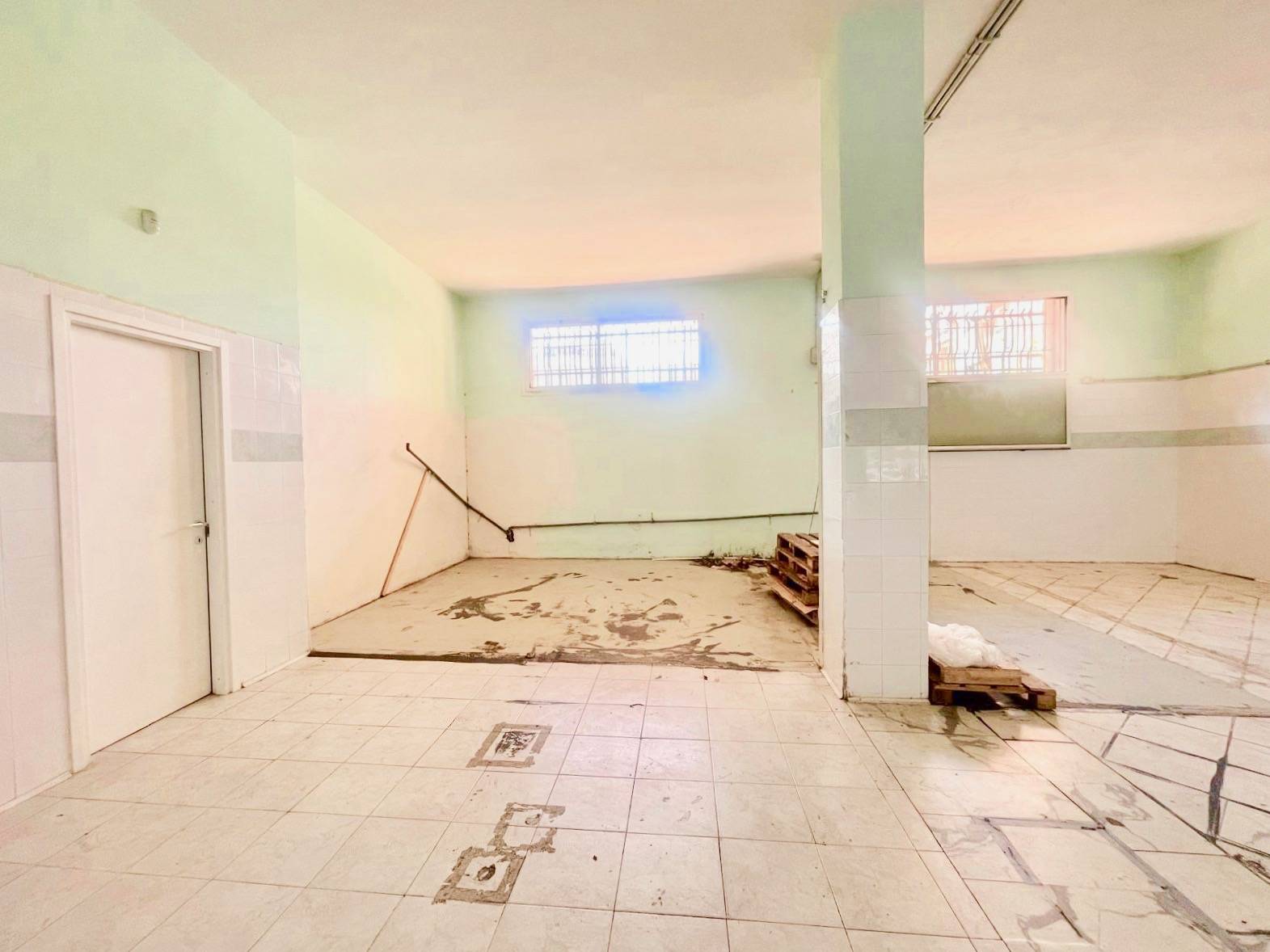 LOCALE COMMERCIALE in affitto a Roma, Ostia