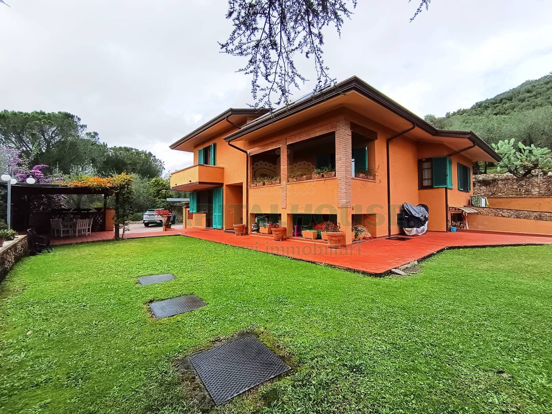 Villa in vendita a Massarosa