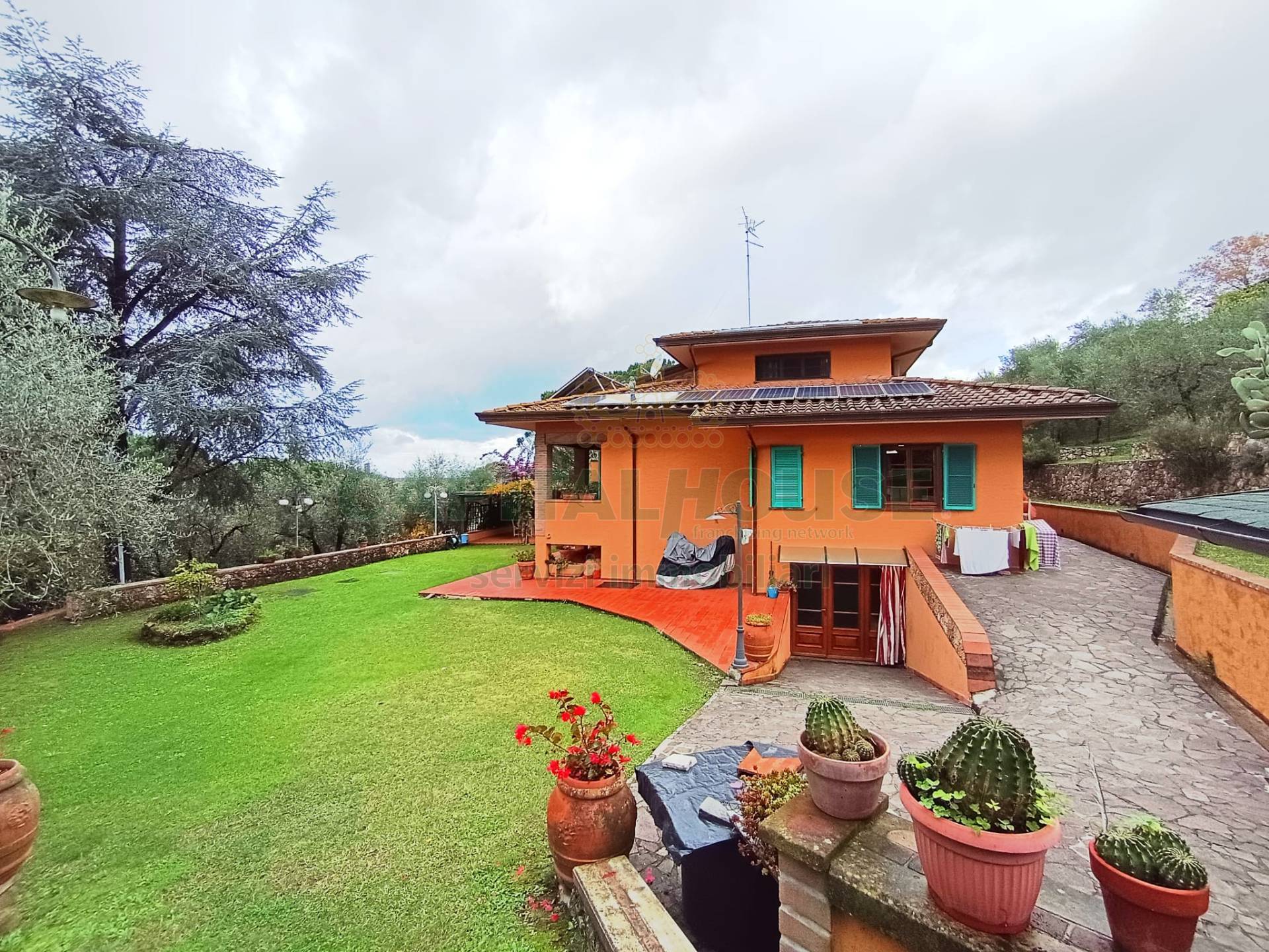 Villa in vendita a Massarosa